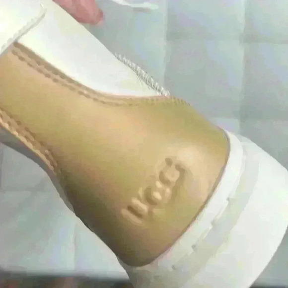 New UGG Alameda High Top Sneaker Size 9.5 never worn Brand New - Picture 5 of 8